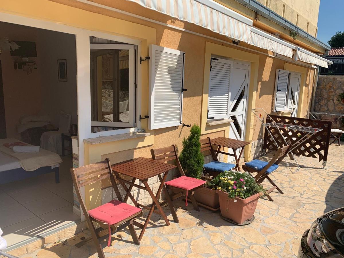Apartmani Noelle Novi Vinodolski Ngoại thất bức ảnh
